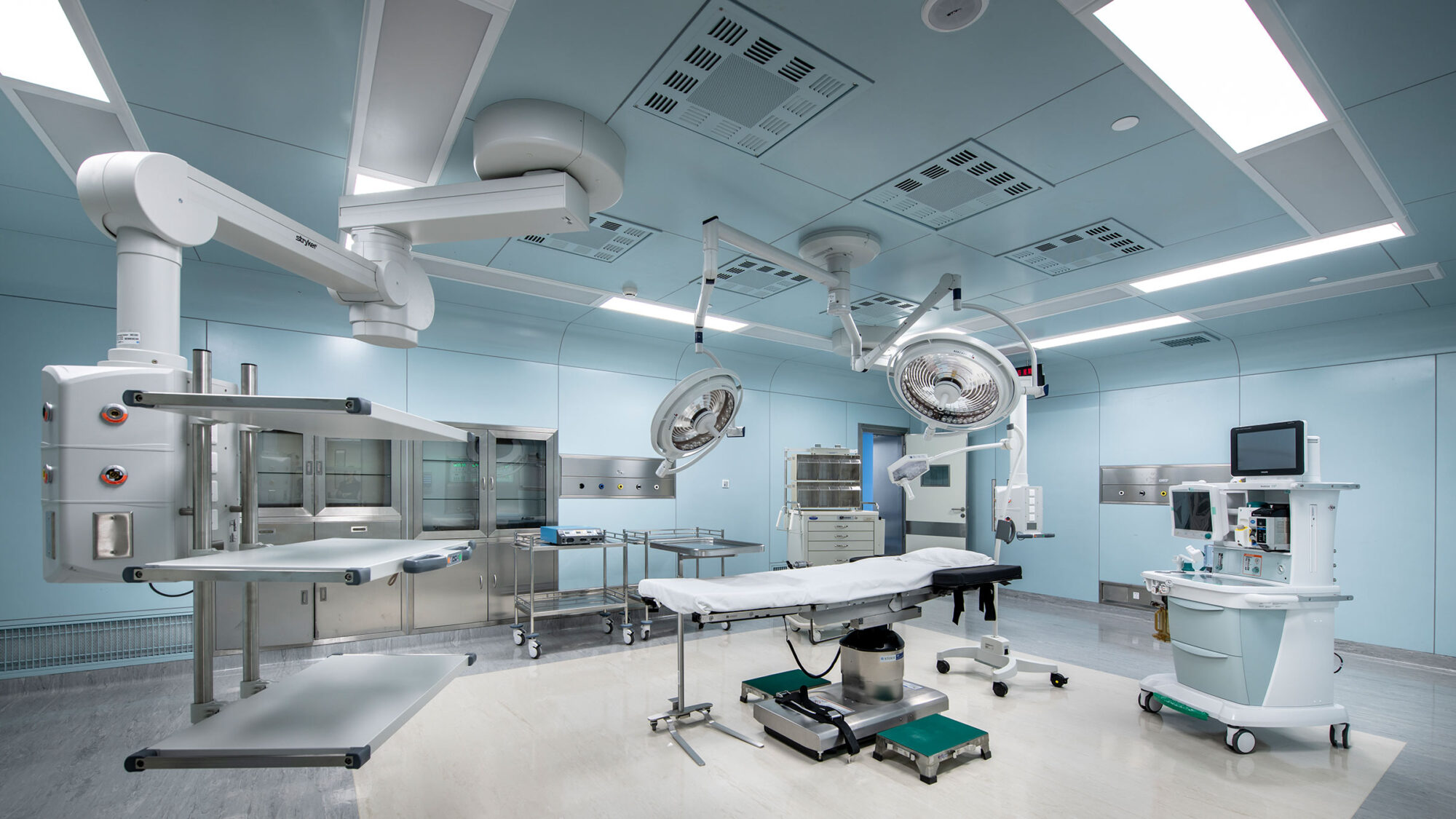 united-family-healthcare-shanghai-office-interior-hospital-operaing-room